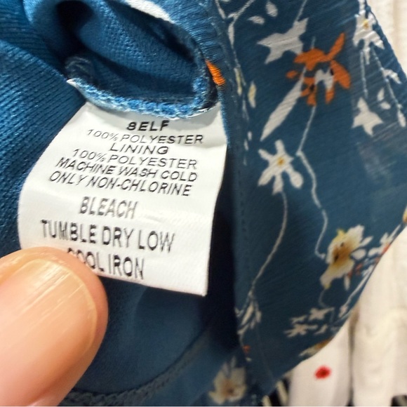 ✨ Papermoon Teal Floral Sleeveless Blouse Lightweight Size S ✨ - Picture 5 of 5